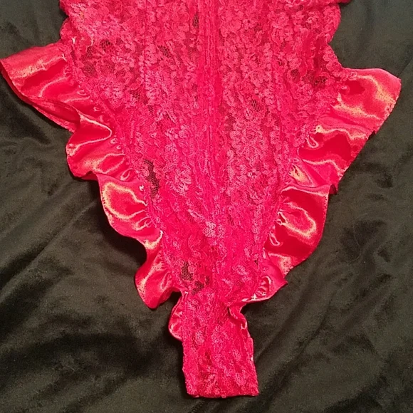 Victoria’s Secret Red 90's Gold Label Vintage Lace Teddy Satin Ruffle Bodysuit - Picture 12 of 16